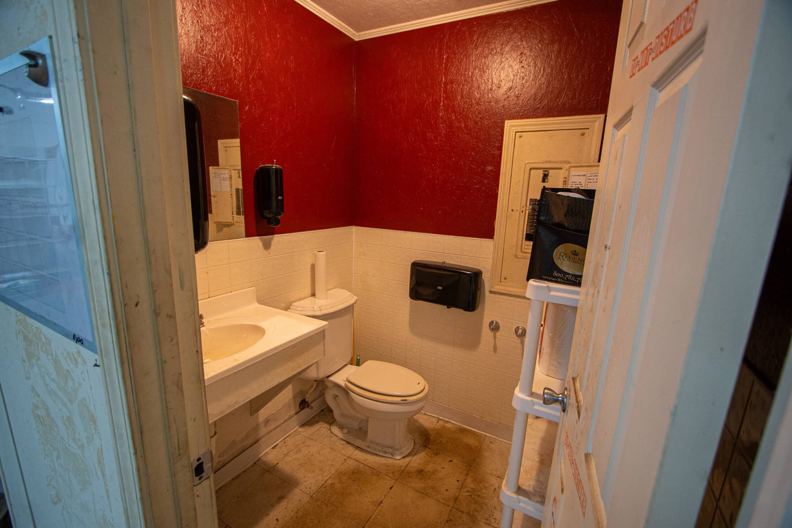 Flex Space- 3,600 SQ FT- HWY 76- Pendleton photo 10
