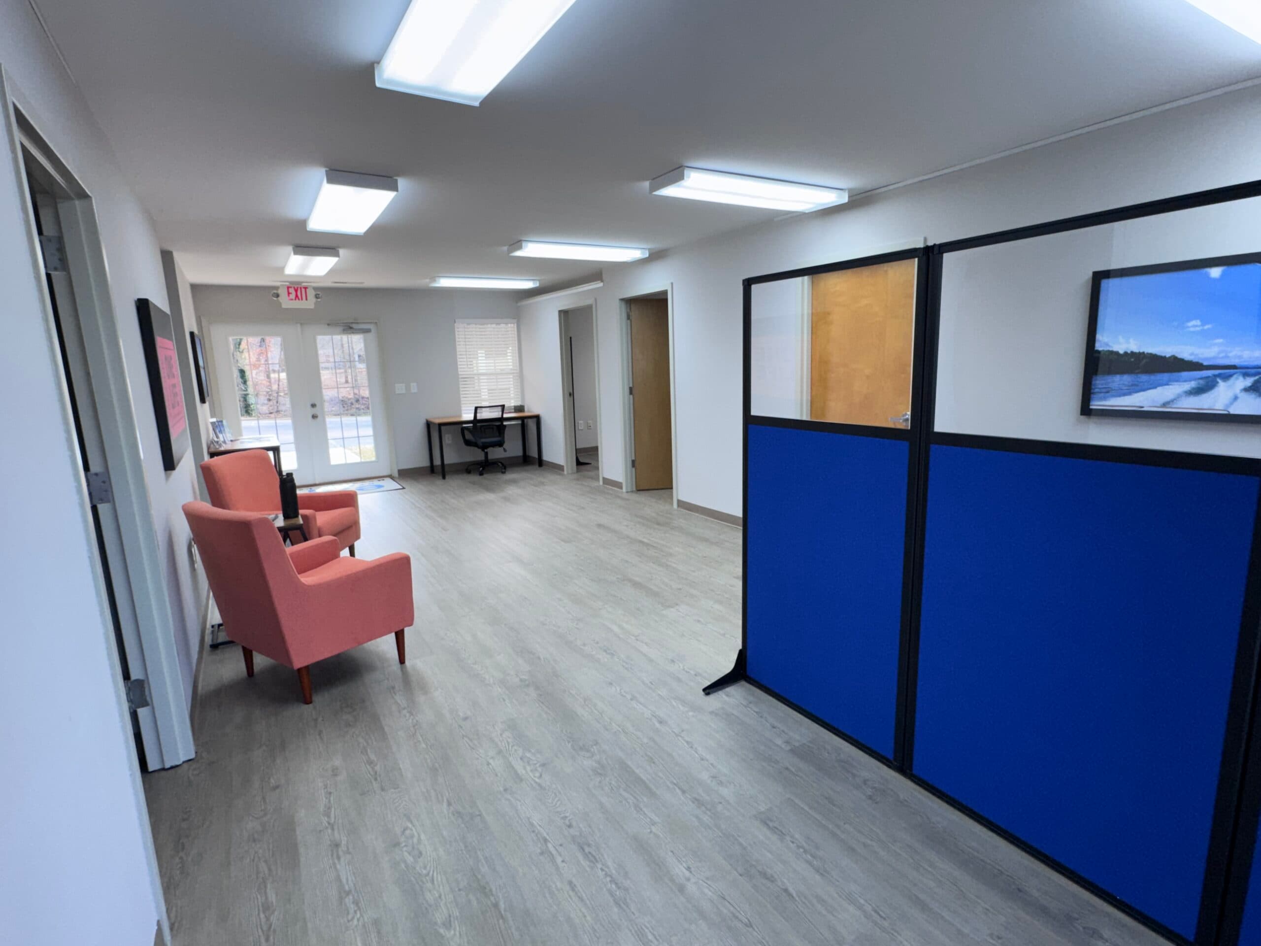 3 Office Suite- Seneca- Off HWY 123 photo 4