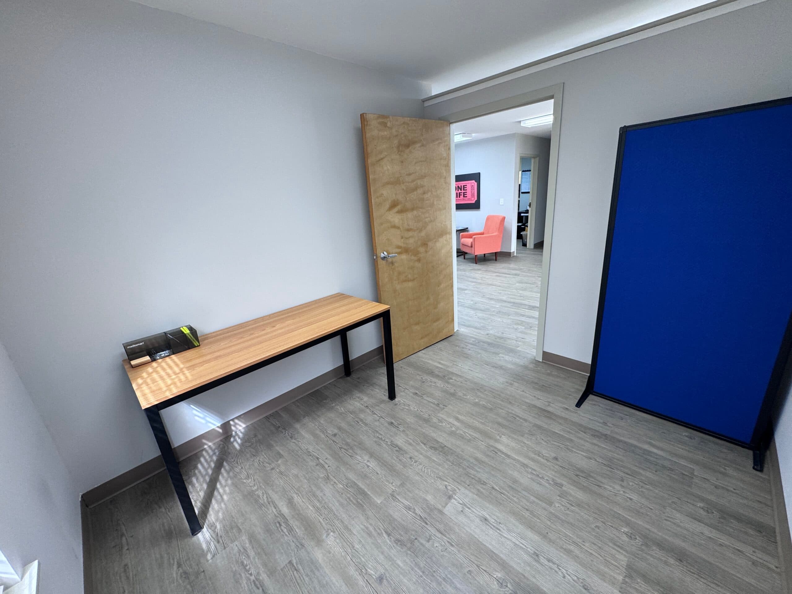 3 Office Suite- Seneca- Off HWY 123 photo 8