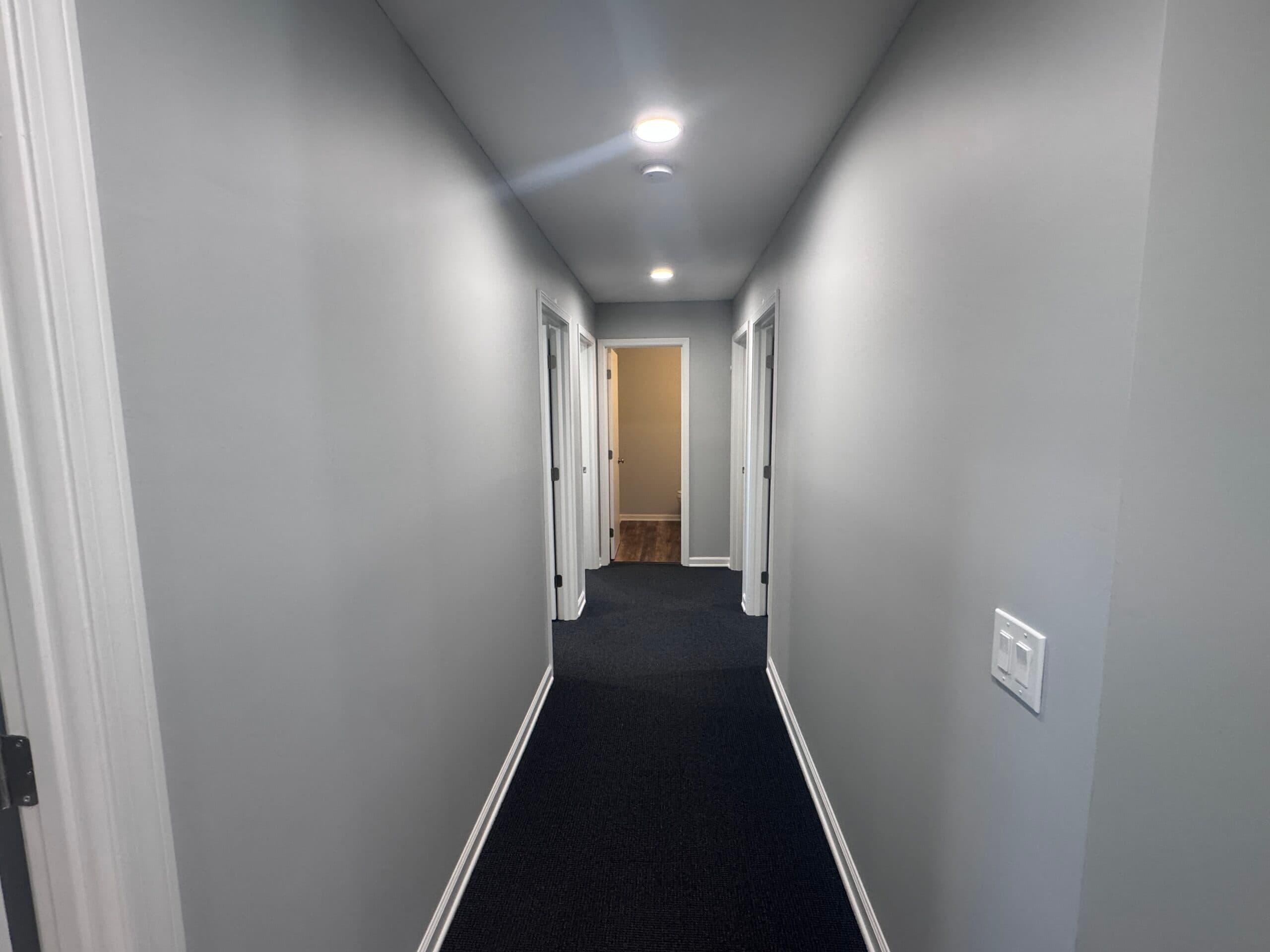 7 Office Suite- 1,600 SQ FT- Seneca photo 4