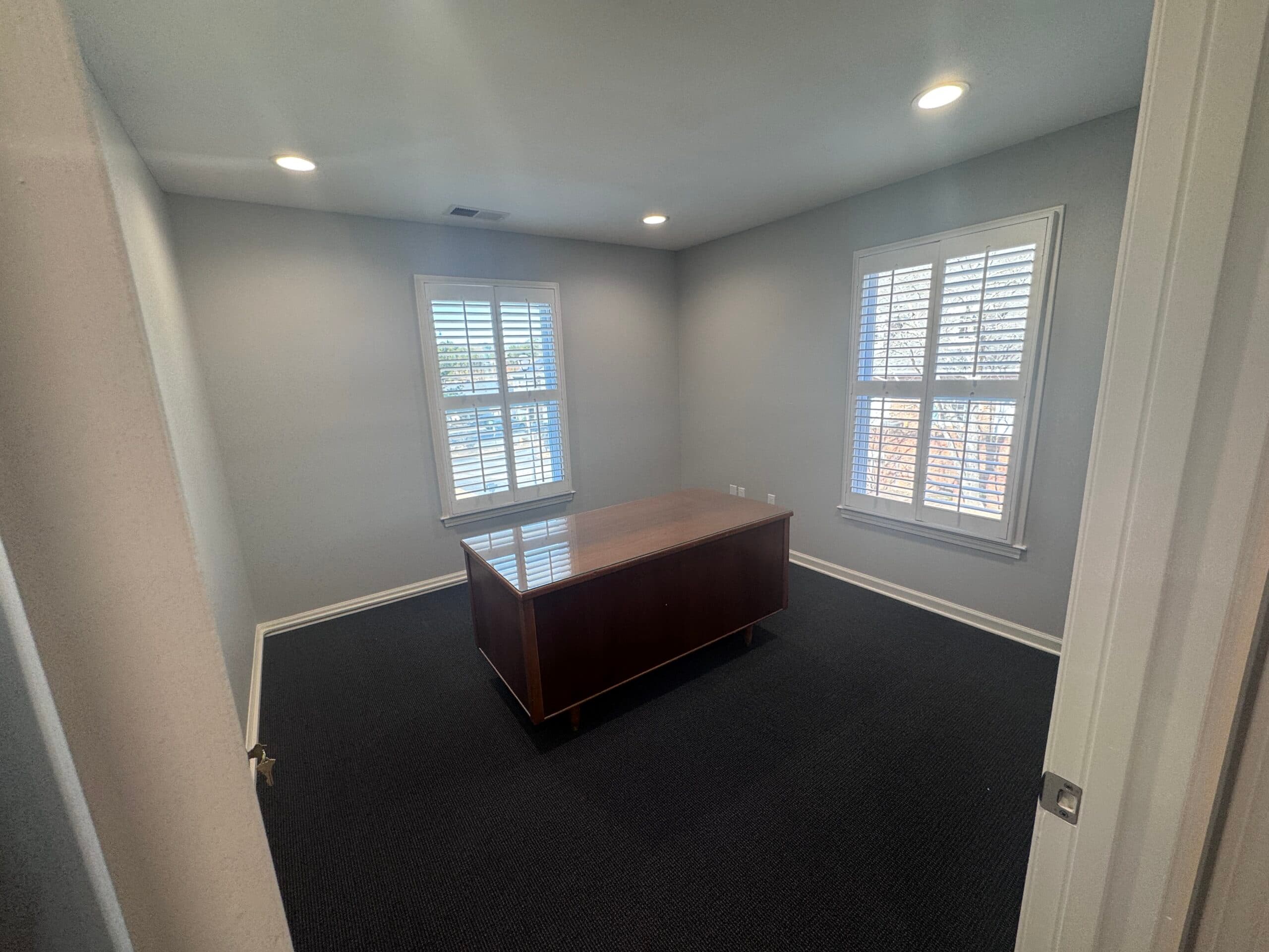 7 Office Suite- 1,600 SQ FT- Seneca photo 5