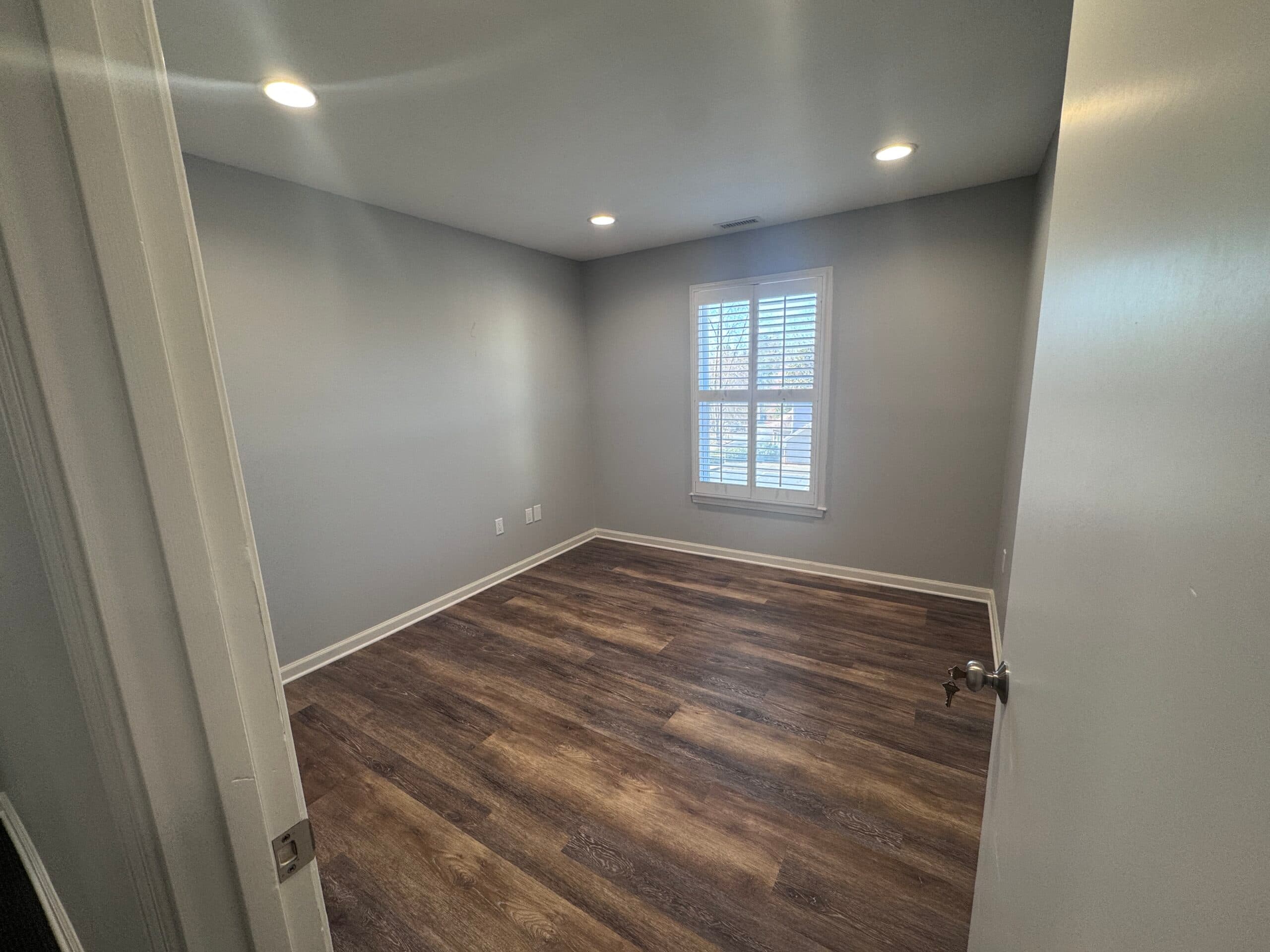 7 Office Suite- 1,600 SQ FT- Seneca photo 7